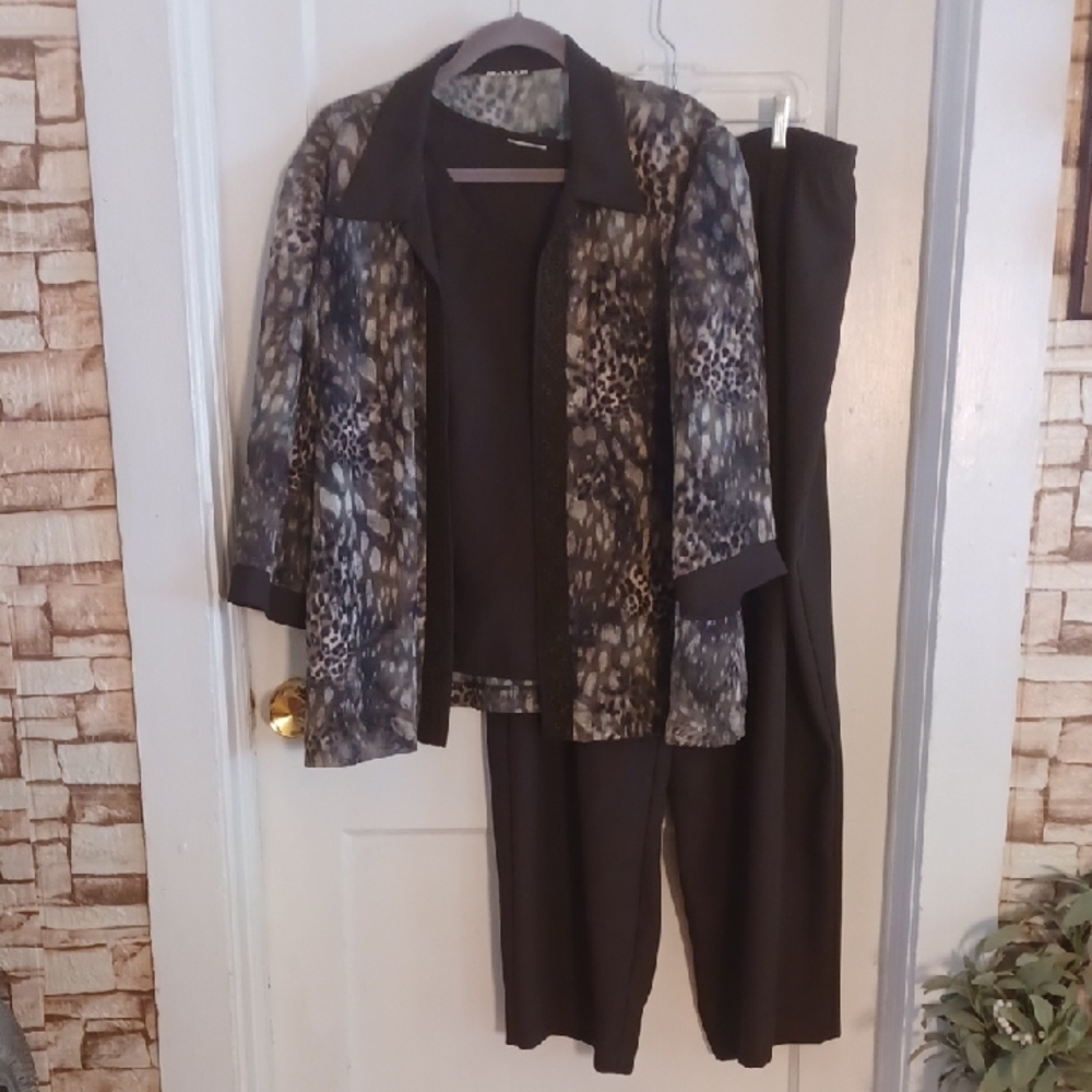 R & M Richards Olive Green Pantsuit Size 22WP 3 Pc. Set